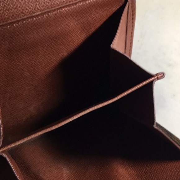 LV MONO DOUBLE SNAP WALLET professionally cleaned - Picture 3 of 13